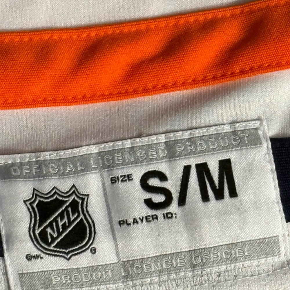 NHL OILERS 97 McDAVID Jersey size Small Medium Men’s Excellent - Picture 3 of 7